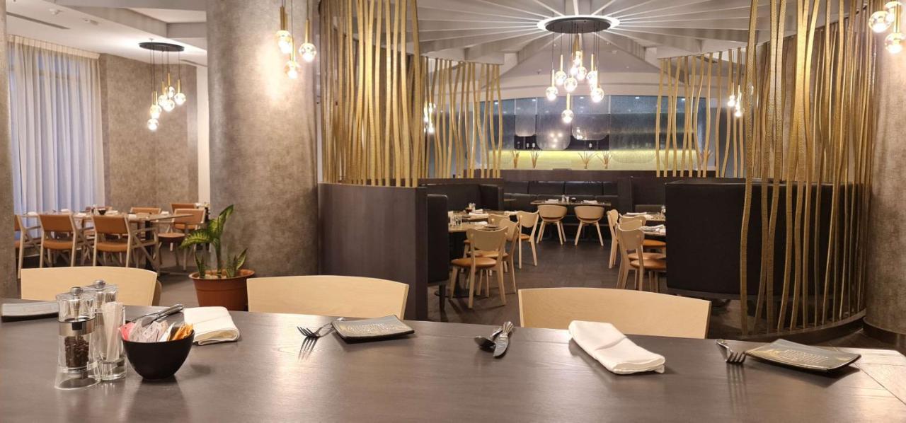 Radisson Blu Hotel, จูบา ภายนอก รูปภาพ